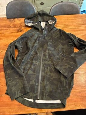 Lululemon Jacket Sz 12 Break a Trail Hood Rain Waterproof Reflective Camo Black